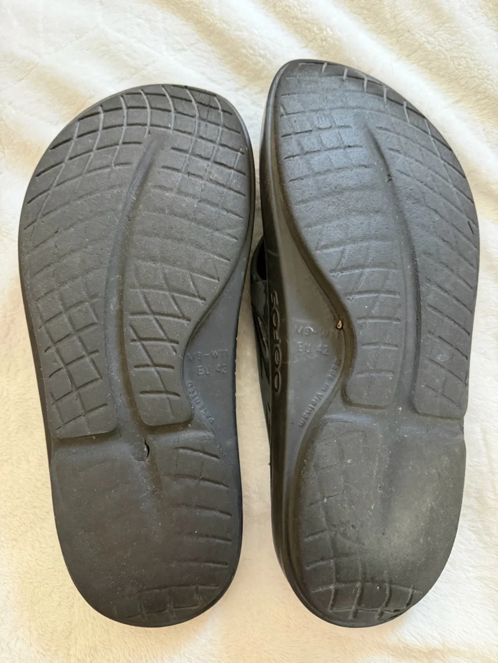 OOFOS OOriginal Thong Flip Flop Sandals Camo Comfort Recovery Unisex M9 W11